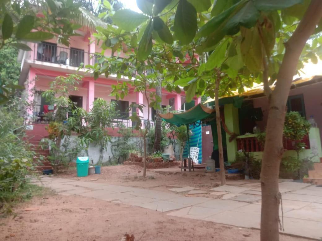 Est Hem Guesthouse Arambol Exterior foto